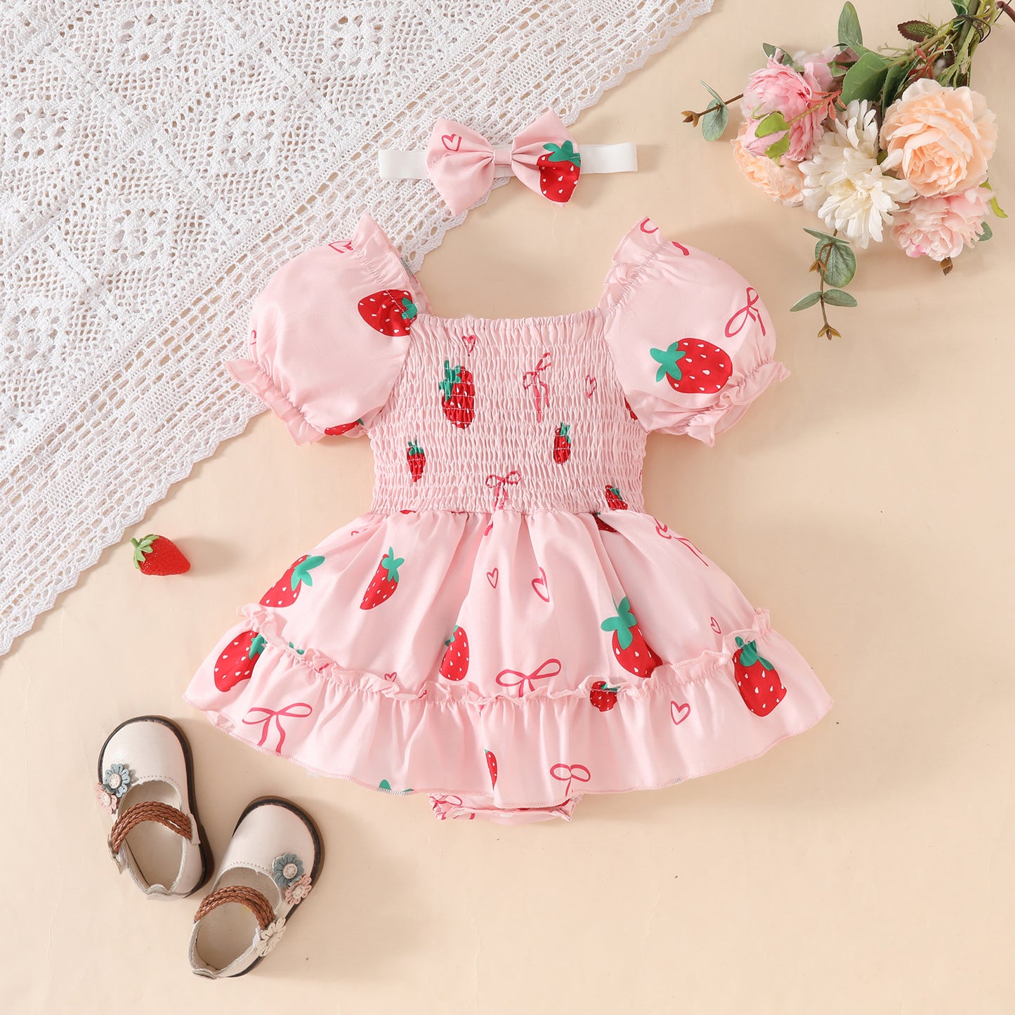 Summer baby girl pink short-sleeved triangle romper dress with bow print square collar