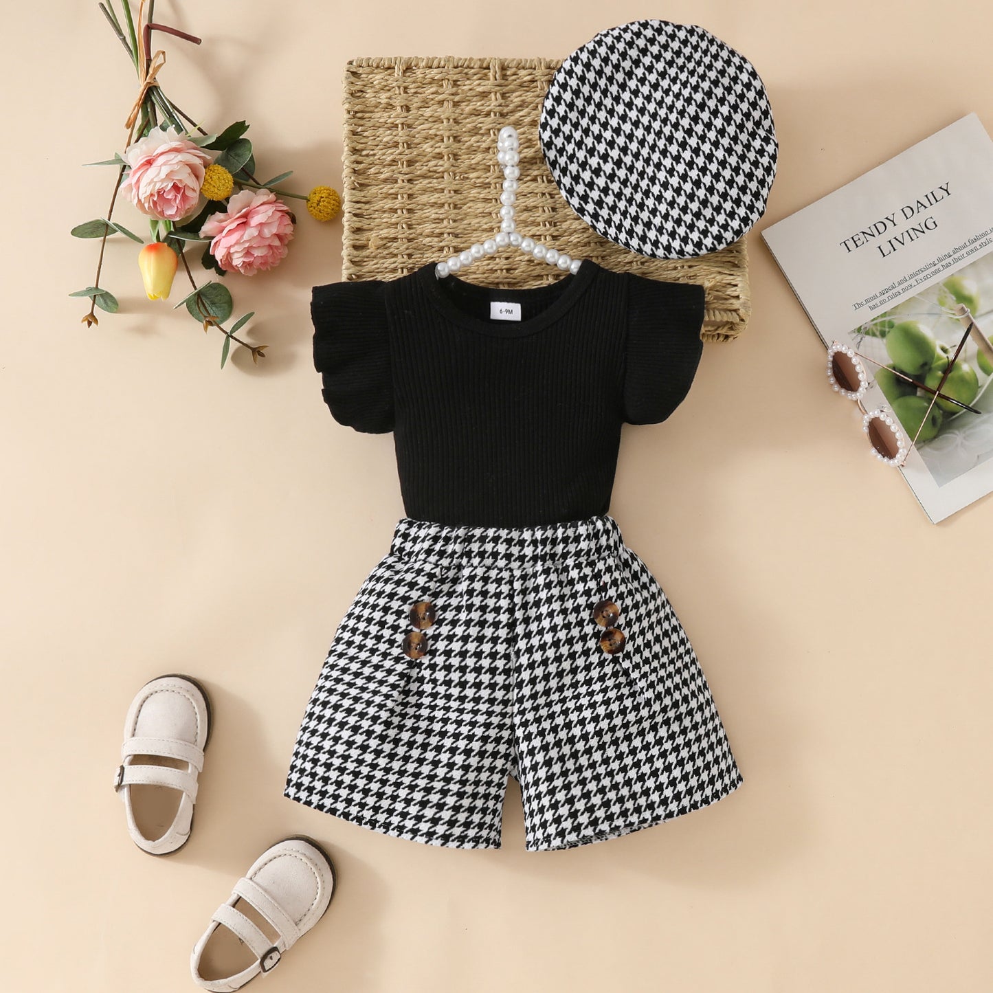 Toddler girl fashion flying sleeve solid color top + plaid shorts + beret set small Chanel style summer three-piece set