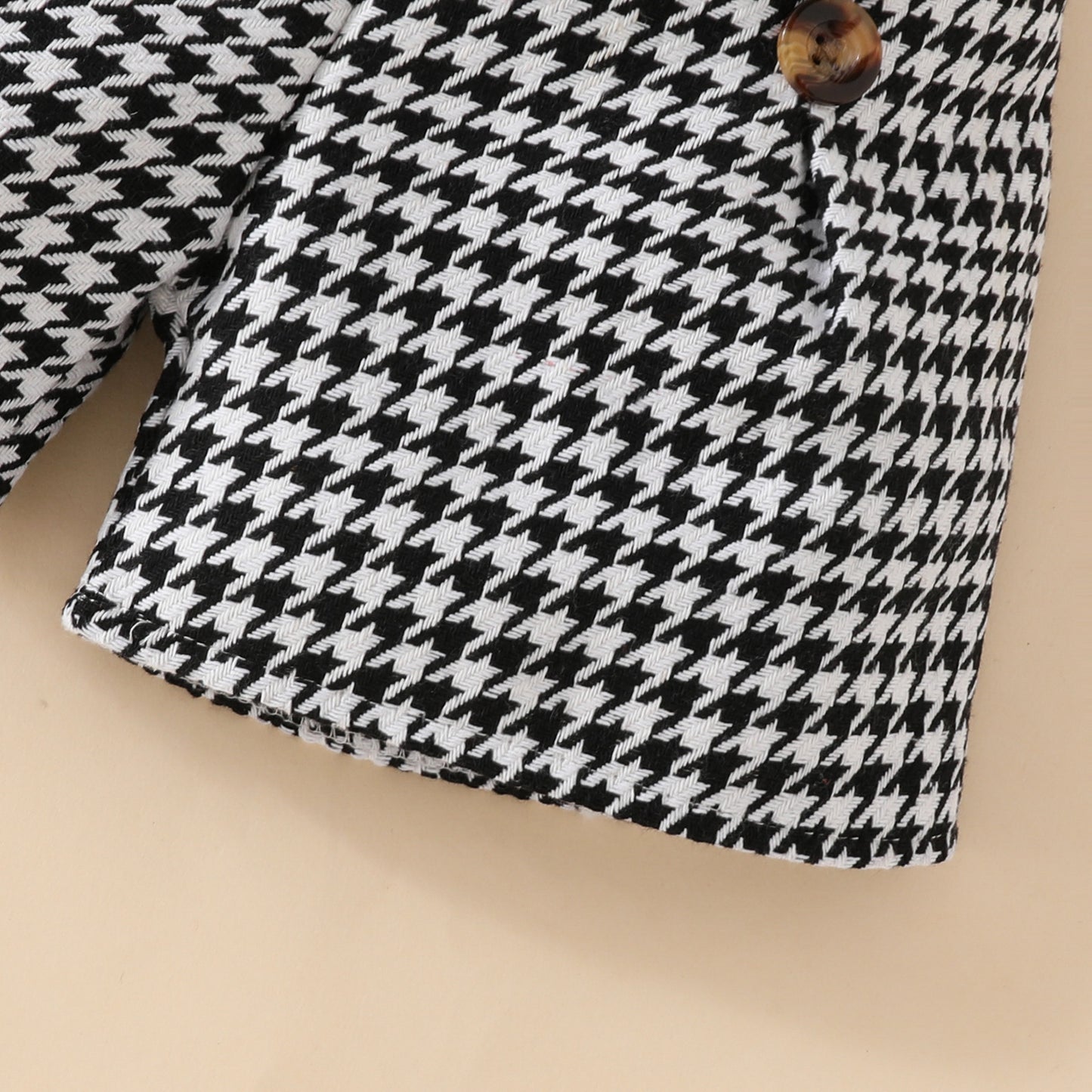 Toddler girl fashion flying sleeve solid color top + plaid shorts + beret set small Chanel style summer three-piece set