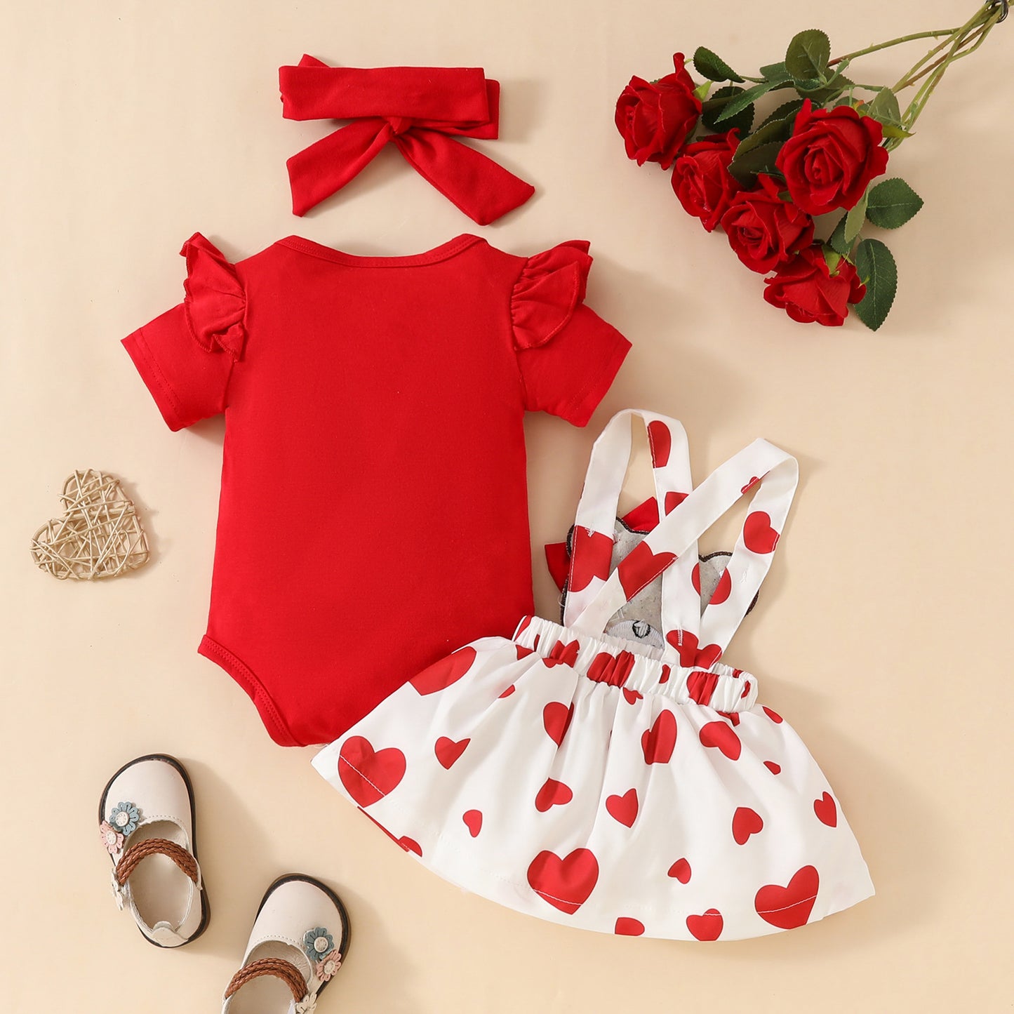 Sweet and cute cartoon bear love baby girl solid color short-sleeved top suspender skirt hairband summer skirt suit