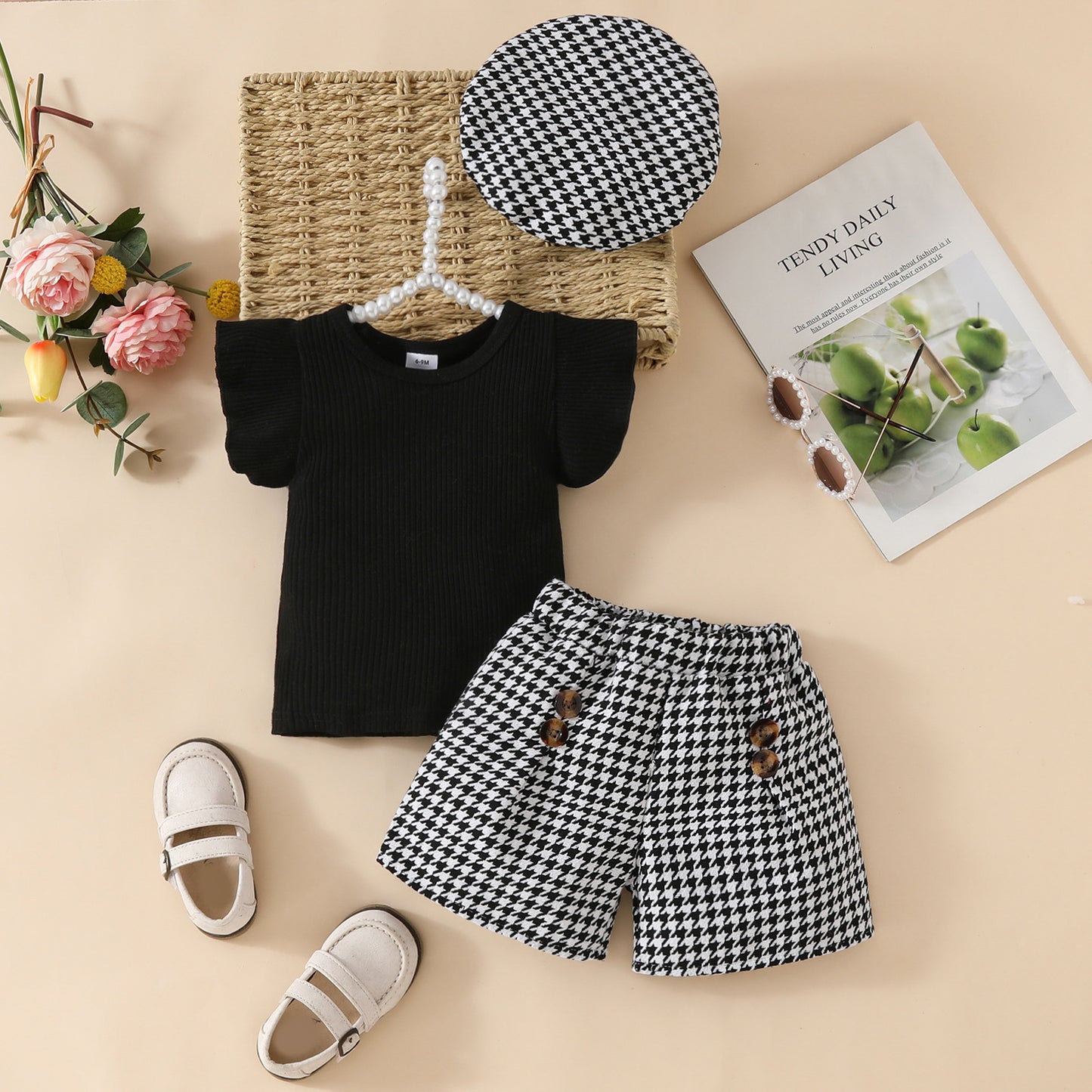 Toddler girl fashion flying sleeve solid color top + plaid shorts + beret set small Chanel style summer three-piece set
