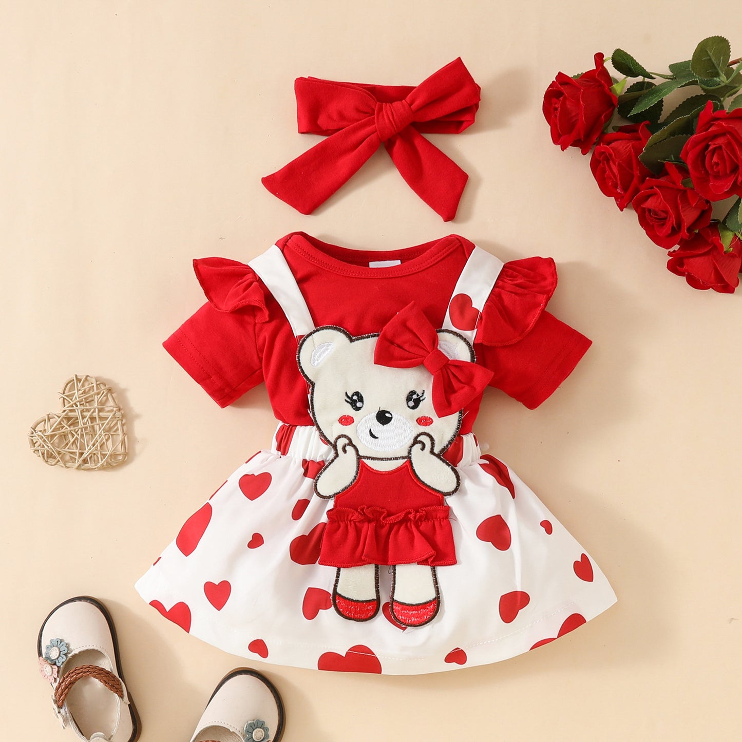 Sweet and cute cartoon bear love baby girl solid color short-sleeved top suspender skirt hairband summer skirt suit