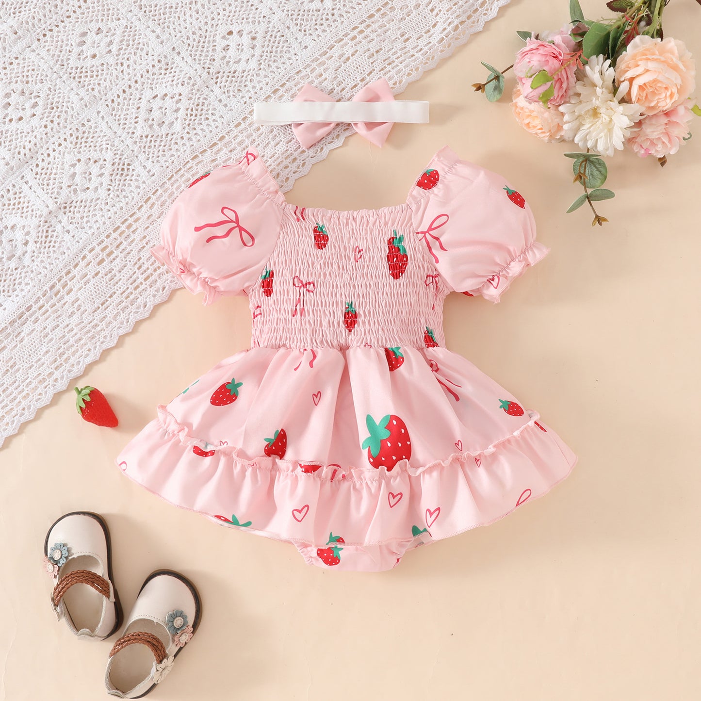 Summer baby girl pink short-sleeved triangle romper dress with bow print square collar